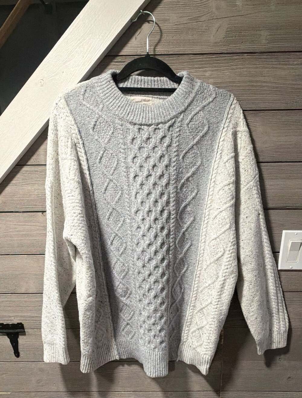 Universal Thread Cable Knit Sweater Size L Gray White Colorblock
